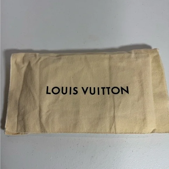 Louis Vuitton Utah Black Leather Organizer Wallet